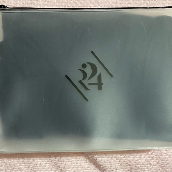 Room 24 Astrid Dress Size Small NWT - Picture 5 of 7